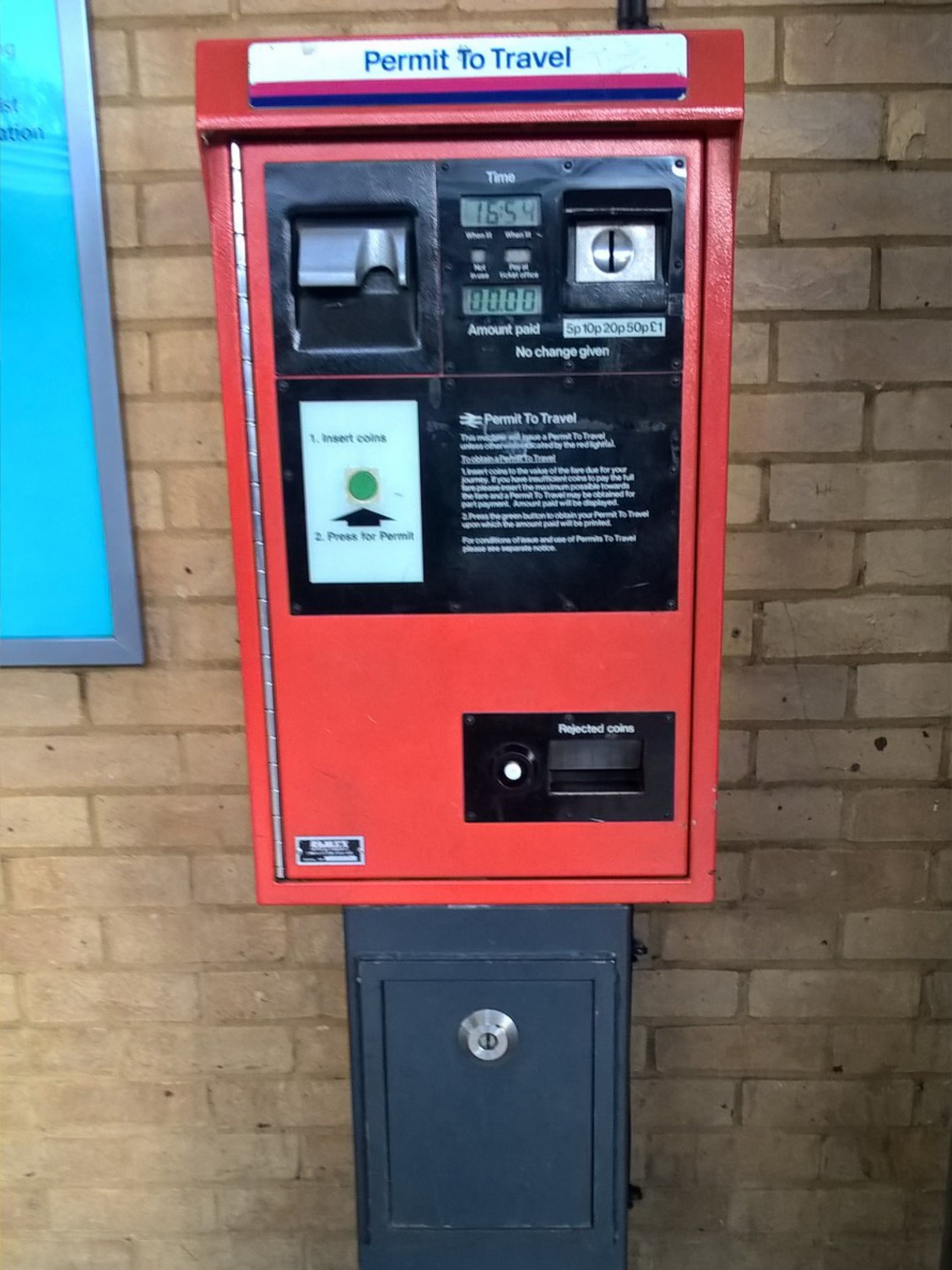 PERTIS machine at Oxford railway station.