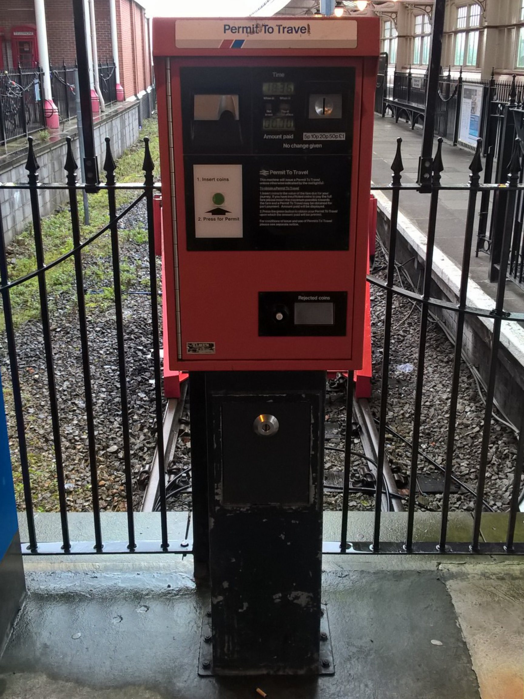 PERTIS machine at Windsor & Eton Central railway station.